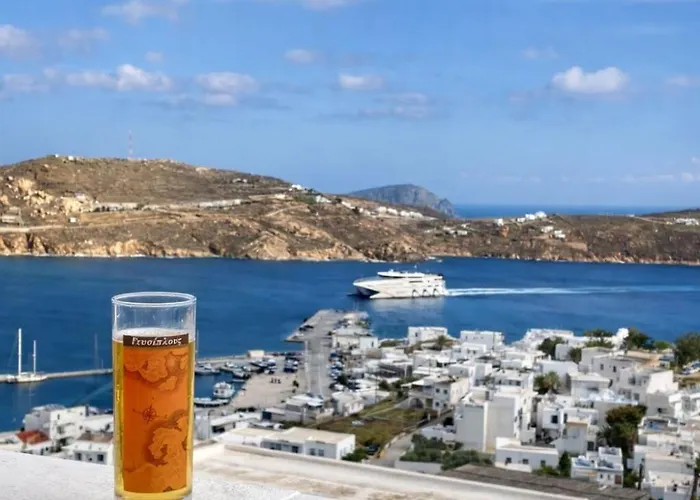 With Seaviews Walk To Town & Villa *