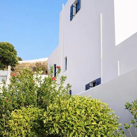 With Seaviews Walk To Town & Villa *