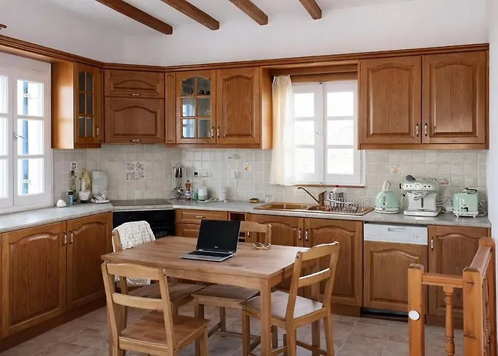 Villa With Seaviews Walk To Town & *